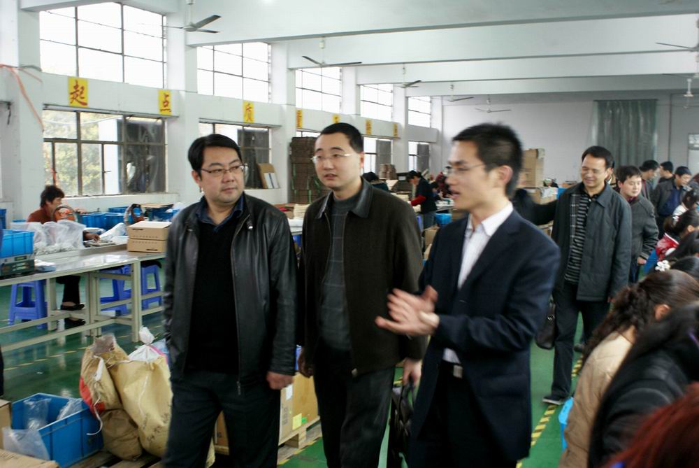 考察网络接插件生产基地